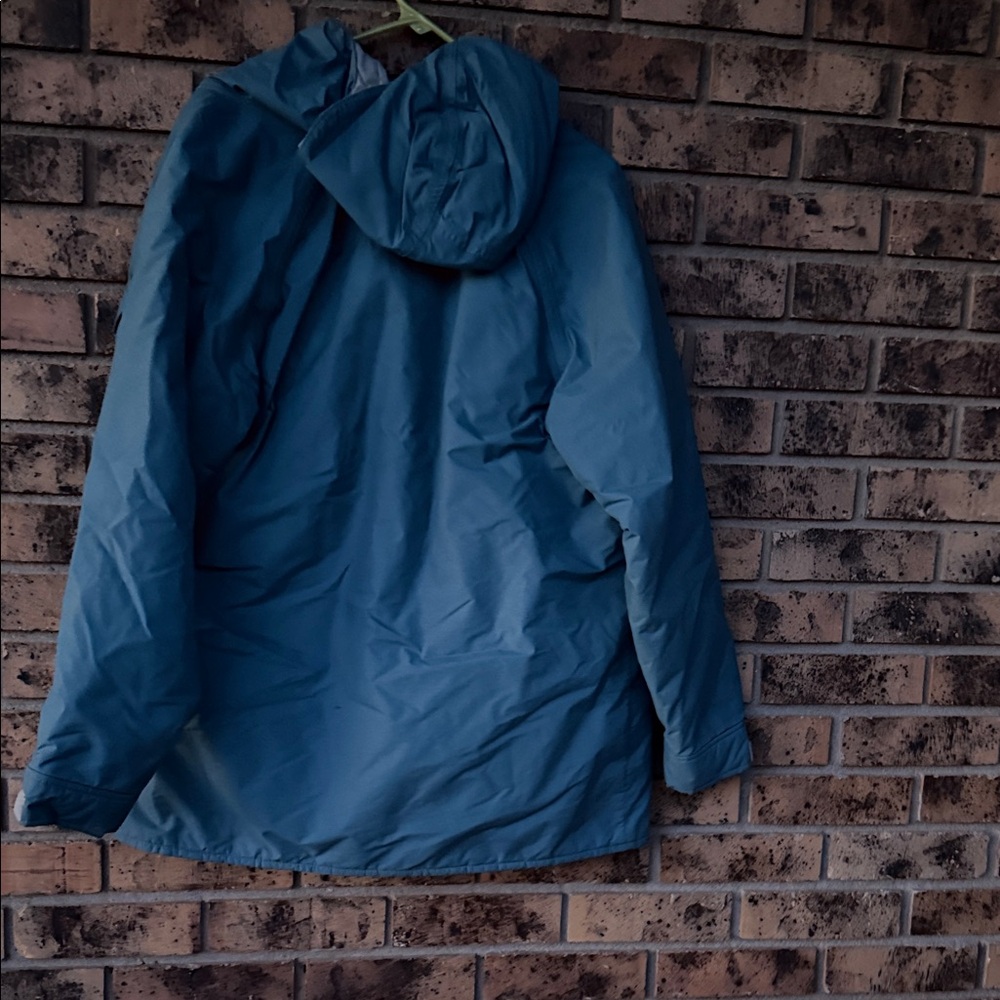 LL BEAN woman’s light gray and blue jacket - Picture 7 of 7